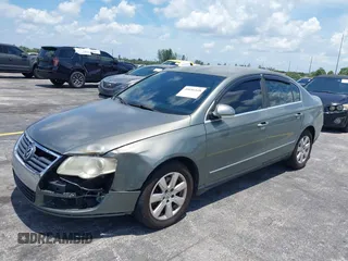 2006 Volkswagen Passat Value Edition z VIN WVWAK73C06P214788, wystawiony jako IAAI lot #40056548 z przebiegiem 170 758 mil mil oraz . Historia ofert i sprzedaży dostępna na DreamBid. Obrazek 2.