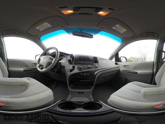 2011 Toyota Sienna LE AAS with VIN 5TDKK3DC4BS085658, listed as a IAAI auction lot 41966742 with 276,899 mi miles. Bid and sale history available at carsss.com. Image 18.