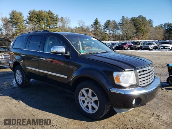 2008 Chrysler Aspen Limited z VIN 1A8HW58N18F127341, wystawiony jako Copart lot #46887415 z przebiegiem 100 645 mil mil oraz Czysty tytuł • Clean title. Historia ofert i sprzedaży dostępna na DreamBid. Obrazek 4.