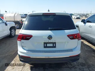 2022 Volkswagen Tiguan SE with VIN 3VV3B7AX8NM025052, listed as a IAAI auction lot 41987195 with 39,773 mi miles and . Bid and sale history available at DreamBid. Image 16.