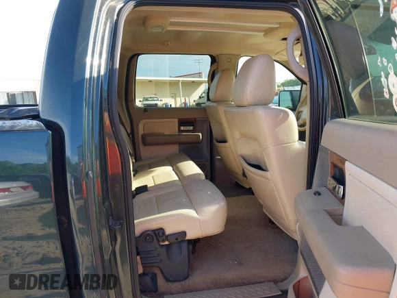 2004 Ford F-150 XLT with VIN 1FTPW12554KB97317, listed as a IAAI auction lot 42076458 with 234,619 mi miles. Bid and sale history available at carsss.com. Image 8.