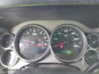 2007 Chevrolet Silverado 1500 LT w/1LT with VIN 1GCEC19J97Z514496, listed as a IAAI auction lot 41756114 with 201,886 mi miles. Bid and sale history available at carsss.com. Image 7.