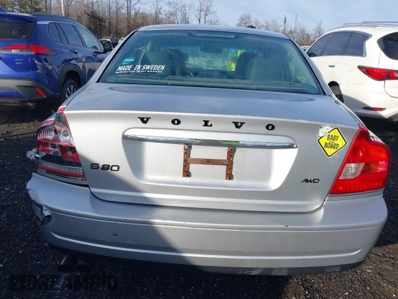 2005 Volvo S80 with VIN YV1TH592051411109, listed as a IAAI auction lot 41373718 with 180,446 mi miles. Bid and sale history available at carsss.com. Image 16.