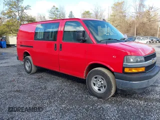 2021 Chevrolet City Express Cargo z VIN 1GCZGGF72M1178105, wystawiony jako IAAI lot #41771057 z przebiegiem 131 220 mil mil oraz . Historia ofert i sprzedaży dostępna na DreamBid. Obrazek 1.