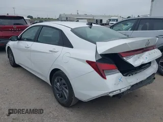 2024 Hyundai Elantra SEL z VIN KMHLM4DG2RU648103, wystawiony jako IAAI lot #42324953 z przebiegiem 32 625 mil mil oraz . Historia ofert i sprzedaży dostępna na DreamBid. Obrazek 3.