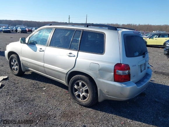 2005 Toyota Highlander with VIN JTEDP21A650062604, listed as a IAAI auction lot 40996702 with 193,651 mi miles. Bid and sale history available at carsss.com. Image 3.