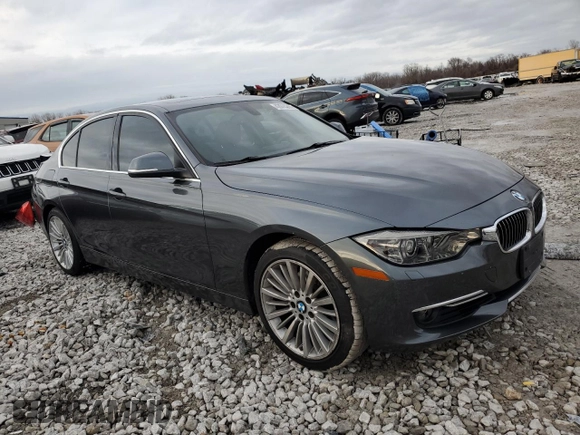 2013 BMW 3 Series 328i xDrive с VIN WBA3B5G51DNS03880, выставлен на аукционе Copart как лот 42615265 с пробегом 116 088 миль миль и Списание • Salvage title. История ставок и продаж доступна на DreamBid. Изображение 4.