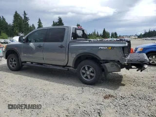 2015 Nissan Titan SV z VIN 1N6AA0EC5FN513631, wystawiony jako Copart lot #61260425 z przebiegiem 160 408 mil mil oraz Szkoda całkowita • Salvage title. Historia ofert i sprzedaży dostępna na DreamBid. Obrazek 2.