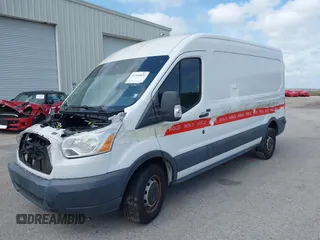2017 Ford Transit z VIN 1FTYE2CG6HKB46718, wystawiony jako IAAI lot #37349829 z przebiegiem 94 836 mil mil oraz . Historia ofert i sprzedaży dostępna na DreamBid. Obrazek 17.