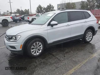 2018 Volkswagen Tiguan S z VIN 3VV1B7AX4JM121567, wystawiony jako IAAI lot #41581113 z przebiegiem Nie podano mil oraz . Historia ofert i sprzedaży dostępna na DreamBid. Obrazek 2.