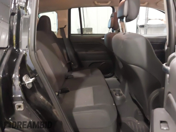 2013 Jeep Compass High Altitude with VIN 1C4NJCEA0DD124354, listed as a IAAI auction lot 41958799 with 19,999 mi miles. Bid and sale history available at carsss.com. Image 8.