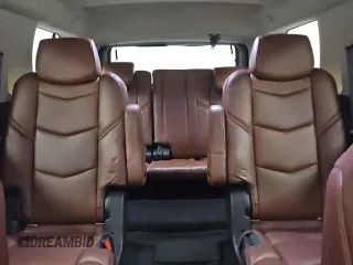 2017 Cadillac Escalade Luxury z VIN 1GYS4BKJ1HR353332, wystawiony jako Copart lot #55863395 z przebiegiem 93 106 mil mil oraz Czysty tytuł • Clean title. Historia ofert i sprzedaży dostępna na DreamBid. Obrazek 10.