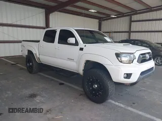 2012 Toyota Tacoma z VIN 3TMLU4EN0CM082827, wystawiony jako IAAI lot #42575068 z przebiegiem 130 140 mil mil oraz . Historia ofert i sprzedaży dostępna na DreamBid. Obrazek 1.