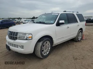 2013 Lincoln Navigator z VIN 5LMJJ2H55DEL07940, wystawiony jako Copart lot #50454775 z przebiegiem 182 682 mil mil oraz Szkoda całkowita • Salvage title. Historia ofert i sprzedaży dostępna na DreamBid. Obrazek 1.