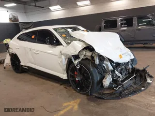2019 Lamborghini Urus with VIN ZPBUA1ZL2KLA02084, listed as a IAAI auction lot 41953004 with 9,279 mi miles. Bid and sale history available at carsss.com. Image 1.