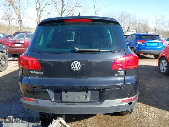 2017 Volkswagen Tiguan Wolfsburg Edition z VIN WVGSV7AXXHK007144, wystawiony jako IAAI lot #41810979 z przebiegiem 125 363 mil mil oraz . Historia ofert i sprzedaży dostępna na DreamBid. Obrazek 17.