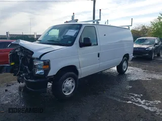 2011 Ford Econoline Cargo Commercial z VIN 1FTNE2EL6BDB35128, wystawiony jako IAAI lot #42088056 z przebiegiem 146 609 mil mil oraz . Historia ofert i sprzedaży dostępna na DreamBid. Obrazek 2.