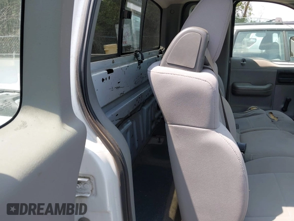 2006 Ford F-150 XL с VIN 1FTRF12286NB41288, выставлен на аукционе IAAI как лот 42434317 с пробегом 176 892 миль миль и . История ставок и продаж доступна на DreamBid. Изображение 8.