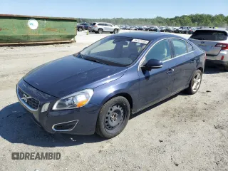 2013 Volvo S60 T5 Premier z VIN YV1612FS6D1228039, wystawiony jako Copart lot #58237355 z przebiegiem 173 884 mil mil oraz Tytuł czysty. Historia ofert i sprzedaży dostępna na DreamBid. Obrazek 1.