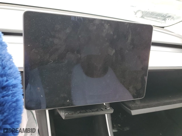 2019 Tesla Model 3 Mid Range with VIN 5YJ3E1EA4KF531034, listed as a Copart auction lot 84143524 with 0 mi miles and Non Repairable. Bid and sale history available at carsss.com. Image 9.