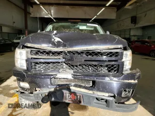 2014 Chevrolet Silverado 3500HD LT with VIN 1GC4K0C81EF144707, listed as a Copart auction lot 83362624 with 285,557 mi miles and Salvage Title. Bid and sale history available at carsss.com. Image 5.