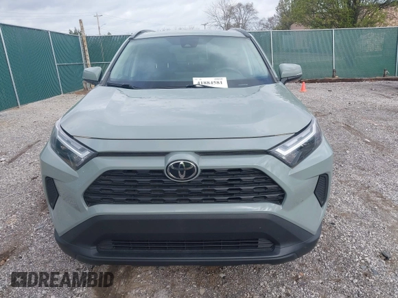 2022 Toyota RAV4 XLE with VIN 2T3P1RFV0NW270223, listed as a IAAI auction lot 41884581 with 20,832 mi miles. Bid and sale history available at carsss.com. Image 6.