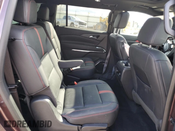 2024 Chevrolet Traverse AWD RS z VIN 1GNEVLKS1RJ198674, wystawiony jako Copart lot #52947305 z przebiegiem 10 550 mil mil oraz Szkoda całkowita • Salvage title. Historia ofert i sprzedaży dostępna na DreamBid. Obrazek 11.