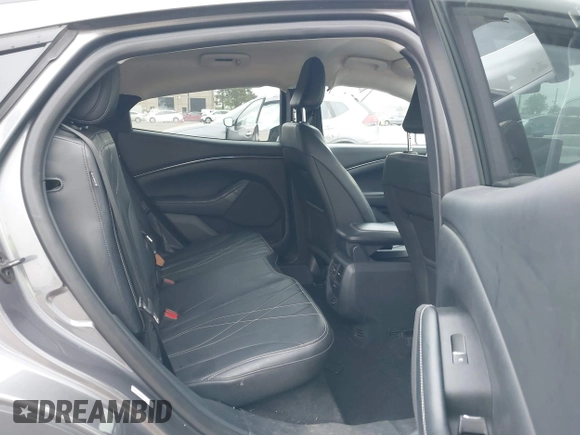 2021 Ford Mustang Mach-E Select z VIN 3FMTK1RM8MMA18120, wystawiony jako IAAI lot #42077686 z przebiegiem 71 626 mil mil oraz . Historia ofert i sprzedaży dostępna na DreamBid. Obrazek 8.