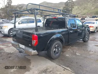 2007 Nissan Frontier SE z VIN 1N6AD09U97C454851, wystawiony jako IAAI lot #41566108 z przebiegiem 224 251 mil mil oraz . Historia ofert i sprzedaży dostępna na DreamBid. Obrazek 4.