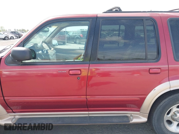 1999 Ford Explorer XLT z VIN 1FMZU35P4XUA38932, wystawiony jako IAAI lot #41953981 z przebiegiem 117 876 mil mil oraz . Historia ofert i sprzedaży dostępna na DreamBid. Obrazek 14.