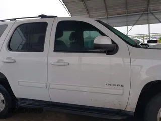 2013 Chevrolet Tahoe LS with VIN 1GNSCAE05DR276326, listed as a IAAI auction lot 41894489 with 173,183 mi miles and . Bid and sale history available at DreamBid. Image 14.