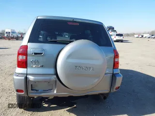 2005 Toyota RAV4 with VIN JTEHD20V150068910, listed as a IAAI auction lot 41832871 with 105,000 mi miles. Bid and sale history available at carsss.com. Image 15.