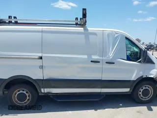 2020 Ford Transit Cargo z VIN 1FTBR1Y84LKA19741, wystawiony jako IAAI lot #42350802 z przebiegiem 90 186 mil mil oraz . Historia ofert i sprzedaży dostępna na DreamBid. Obrazek 12.