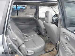 2005 Suzuki XL-7 LX with VIN JS3TY92V054102693, listed as a IAAI auction lot 41502628 with 253,467 mi miles. Bid and sale history available at carsss.com. Image 8.