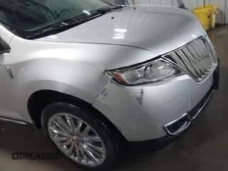 2014 Lincoln MKX with VIN 2LMDJ8JK7EBL16661, listed as a IAAI auction lot 41595967 with 77,868 mi miles. Bid and sale history available at carsss.com. Image 18.
