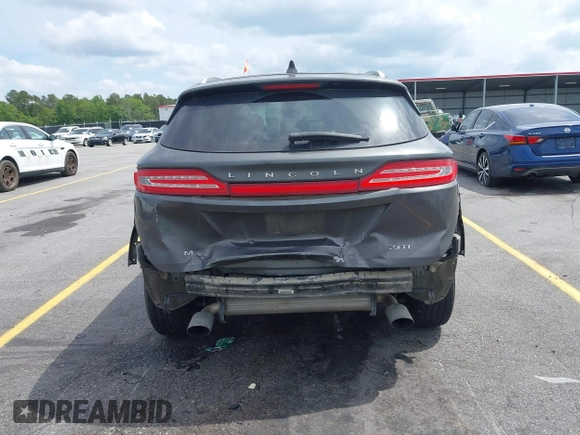 2017 Lincoln MKC Select z VIN 5LMCJ2C98HUL12189, wystawiony jako IAAI lot #42107839 z przebiegiem 158 179 mil mil oraz . Historia ofert i sprzedaży dostępna na DreamBid. Obrazek 17.