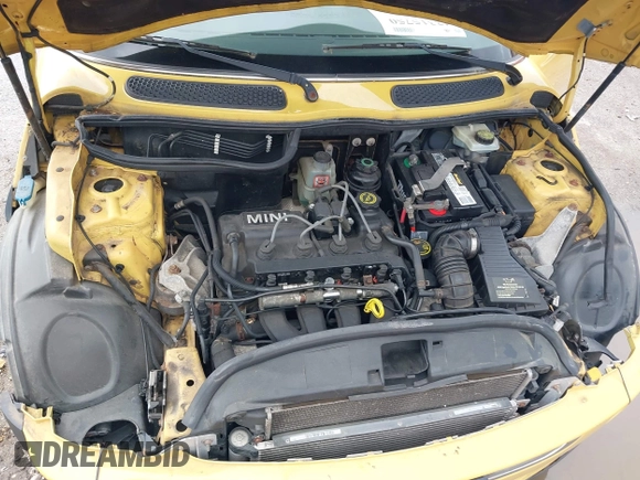 2008 MINI Convertible z VIN WMWRF33578TF67945, wystawiony jako IAAI lot #42315750 z przebiegiem 110 340 mil mil oraz . Historia ofert i sprzedaży dostępna na DreamBid. Obrazek 10.