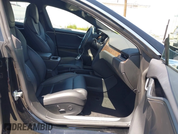 2019 Tesla Model S 75D с VIN 5YJSA1E22KF304098, выставлен на аукционе IAAI как лот 42293794 с пробегом 49 545 миль миль и . История ставок и продаж доступна на DreamBid. Изображение 5.