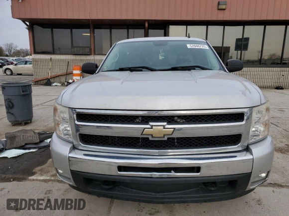 2010 Chevrolet Silverado 1500 LT with VIN 1GCSKSE39AZ155984, listed as a Copart auction lot 52940725 with Not Provided miles and Salvage Title. Bid and sale history available at DreamBid. Image 5.