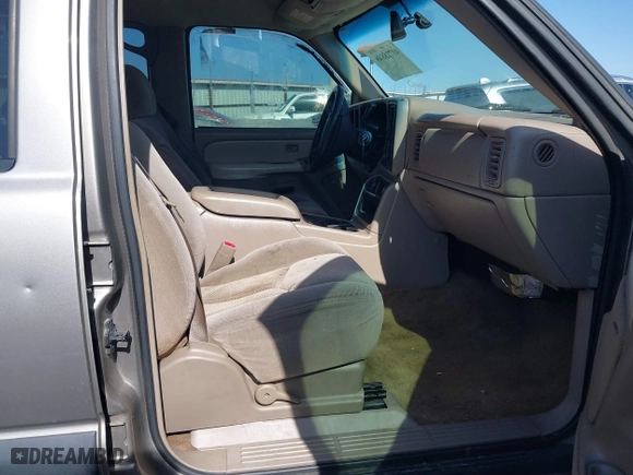 2003 Chevrolet Tahoe LS with VIN 1GNEC13V13J298445, listed as a IAAI auction lot 41728848 with 226,727 mi miles. Bid and sale history available at carsss.com. Image 5.