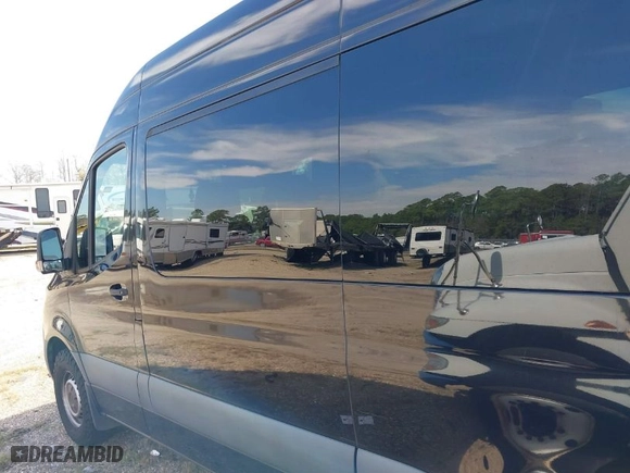 2019 Mercedes-Benz Sprinter Passenger Van with VIN WDZPF0CD5KP160624, listed as a IAAI auction lot 41709866 with NaN miles. Bid and sale history available at carsss.com. Image 14.