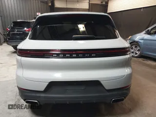 2024 Porsche Cayenne z VIN WP1AA2AY5RDA01585, wystawiony jako IAAI lot #41908153 z przebiegiem 15 559 mil mil oraz . Historia ofert i sprzedaży dostępna na DreamBid. Obrazek 16.
