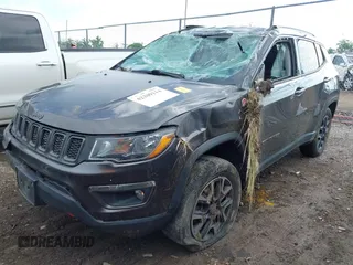 2019 Jeep Compass Trailhawk z VIN 3C4NJDDB5KT722107, wystawiony jako IAAI lot #42209114 z przebiegiem 65 088 mil mil oraz . Historia ofert i sprzedaży dostępna na DreamBid. Obrazek 6.