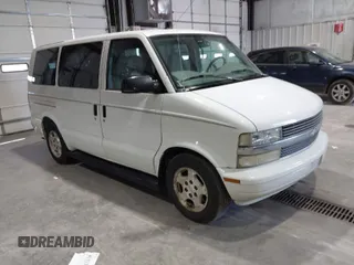 2005 Chevrolet Astro with VIN 1GNDM19X15B102261, listed as a IAAI auction lot 41997440 with 168,151 mi miles. Bid and sale history available at carsss.com. Image 1.