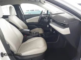2021 Ford Mustang Mach-E Premium с VIN 3FMTK3SU6MMA27937, выставлен на аукционе IAAI как лот 42033076 с пробегом 90 743 миль миль и . История ставок и продаж доступна на DreamBid. Изображение 5.
