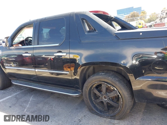 2007 Cadillac Escalade EXT with VIN 3GYFK62807G174788, listed as a IAAI auction lot 41932450 with 183,031 mi miles. Bid and sale history available at carsss.com. Image 13.