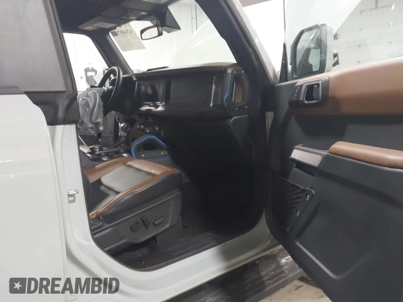 2023 Ford Bronco with VIN 1FMEE5BP7PLC09674, listed as a IAAI auction lot 42049792 with 25,937 mi miles and . Bid and sale history available at DreamBid. Image 5.