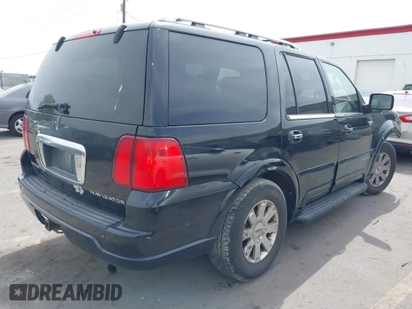 2004 Lincoln Navigator Luxury z VIN 5LMFU28R74LJ01322, wystawiony jako IAAI lot #42350030 z przebiegiem Nie podano mil oraz . Historia ofert i sprzedaży dostępna na DreamBid. Obrazek 4.