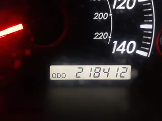 2005 Toyota Camry STD z VIN 4T1BE32K65U400652, wystawiony jako IAAI lot #41986431 z przebiegiem 218 412 mil mil oraz . Historia ofert i sprzedaży dostępna na DreamBid. Obrazek 15.