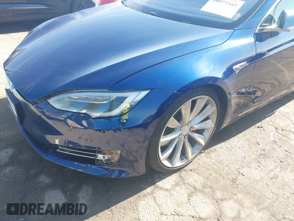 2016 Tesla Model S 90D with VIN 5YJSA1E48GF161604, listed as a IAAI auction lot 39977345 with 32,789 mi miles and . Bid and sale history available at DreamBid. Image 6.